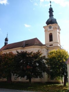 Kostel na podzim